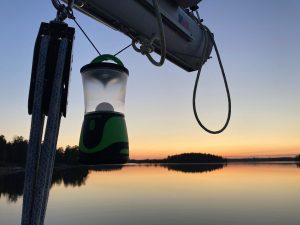 Mehr über den Artikel erfahren Ankerbucht, Burgruine und Werft – Skavdö, Västervik und Flatvarp