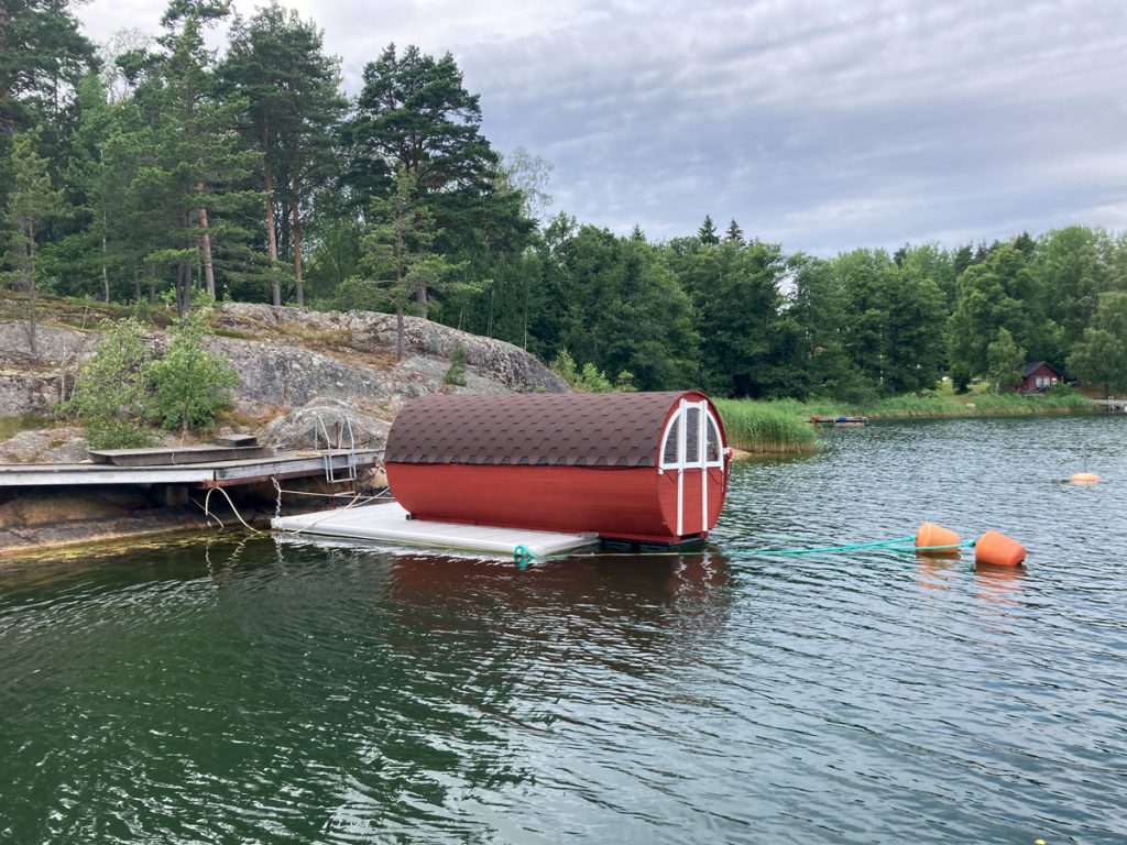 Mehr über den Artikel erfahren Spa oder spartanisch: Smådalarö Gård und Ornö Båtvarv