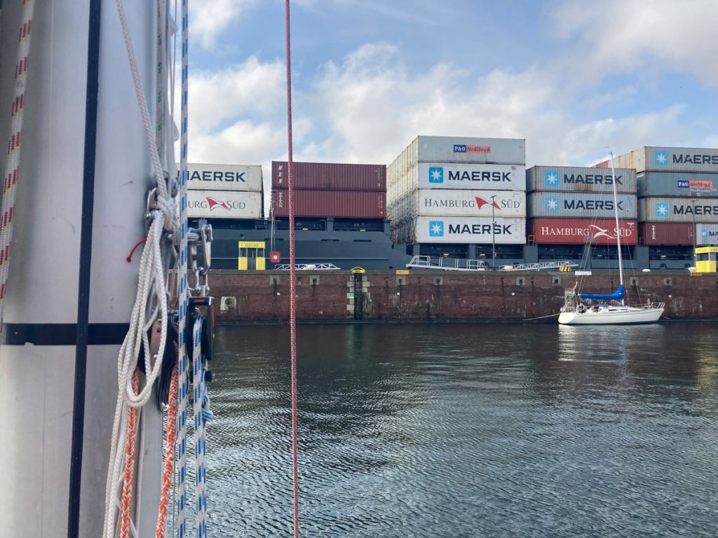 Mehr über den Artikel erfahren Nord-Ostsee-Kanal und Elbe: Zurück nach Hamburg